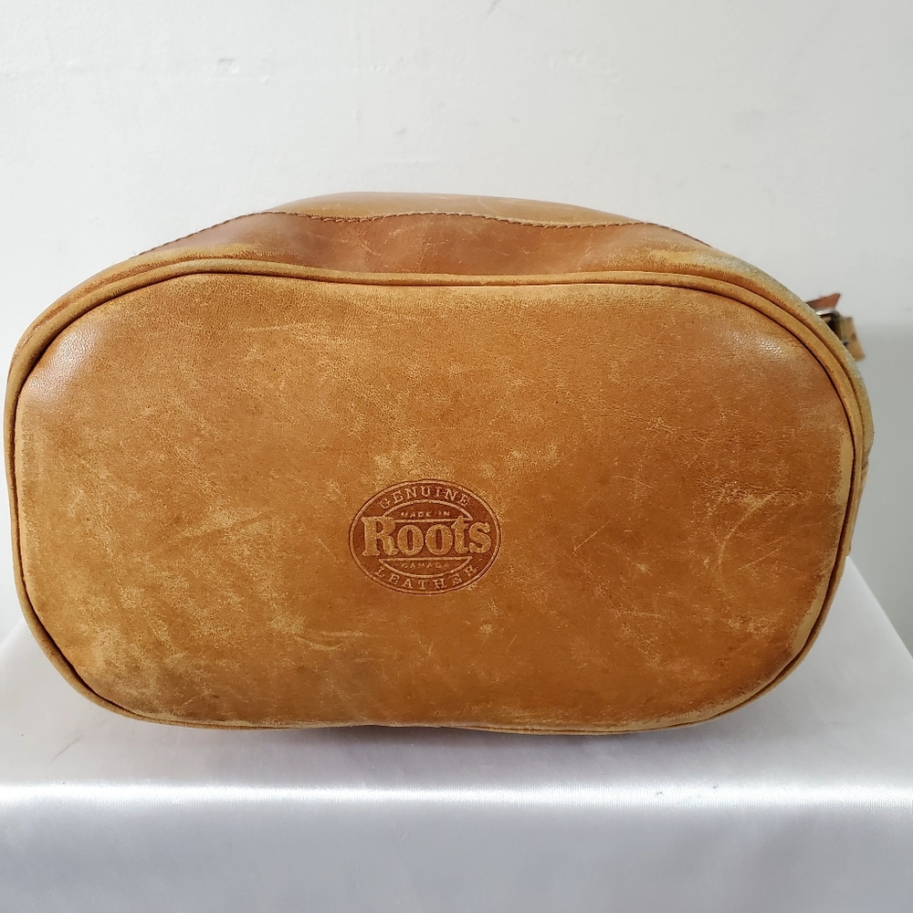 Roots Leather Extra Large Hobo Bucket Shoulder Crossbody Bag Made in Canada - Picture 11 of 15
